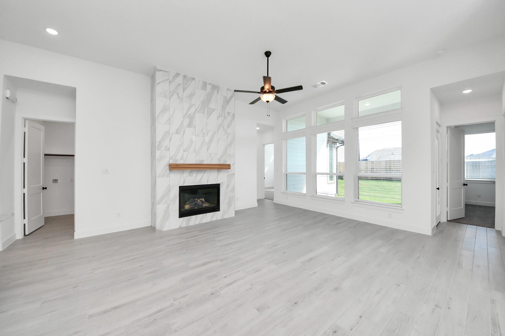 9514 Chateau Hill