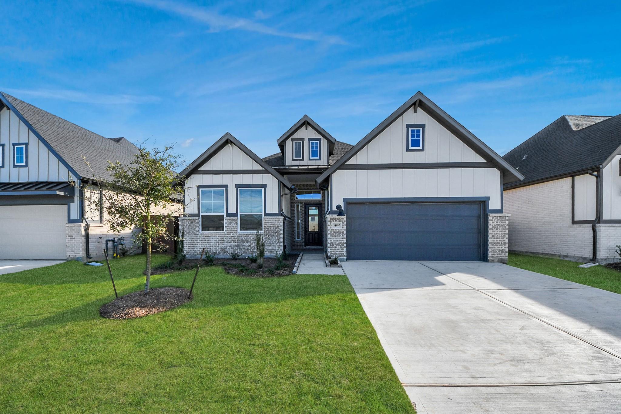 9514 Chateau Hill