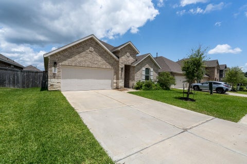 Photo of 1565 Oakdale Crest Rd RD, Montgomery, TX 77316 (MLS # 39705623)