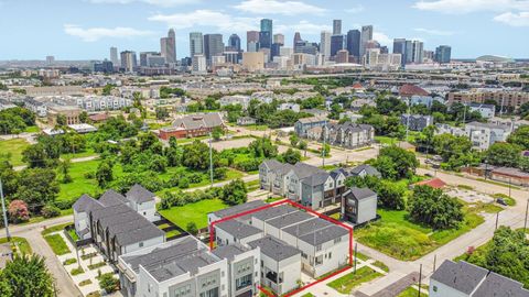 Photo of 2722 Nagle Street, Houston, TX 77004 (MLS # 89286483)