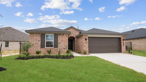 Photo of 13 Robin Court, Angleton, TX 77515 (MLS # 62410710)