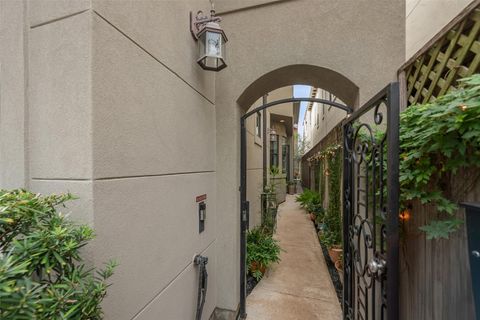 2026 Elmen Street Houston TX 77019