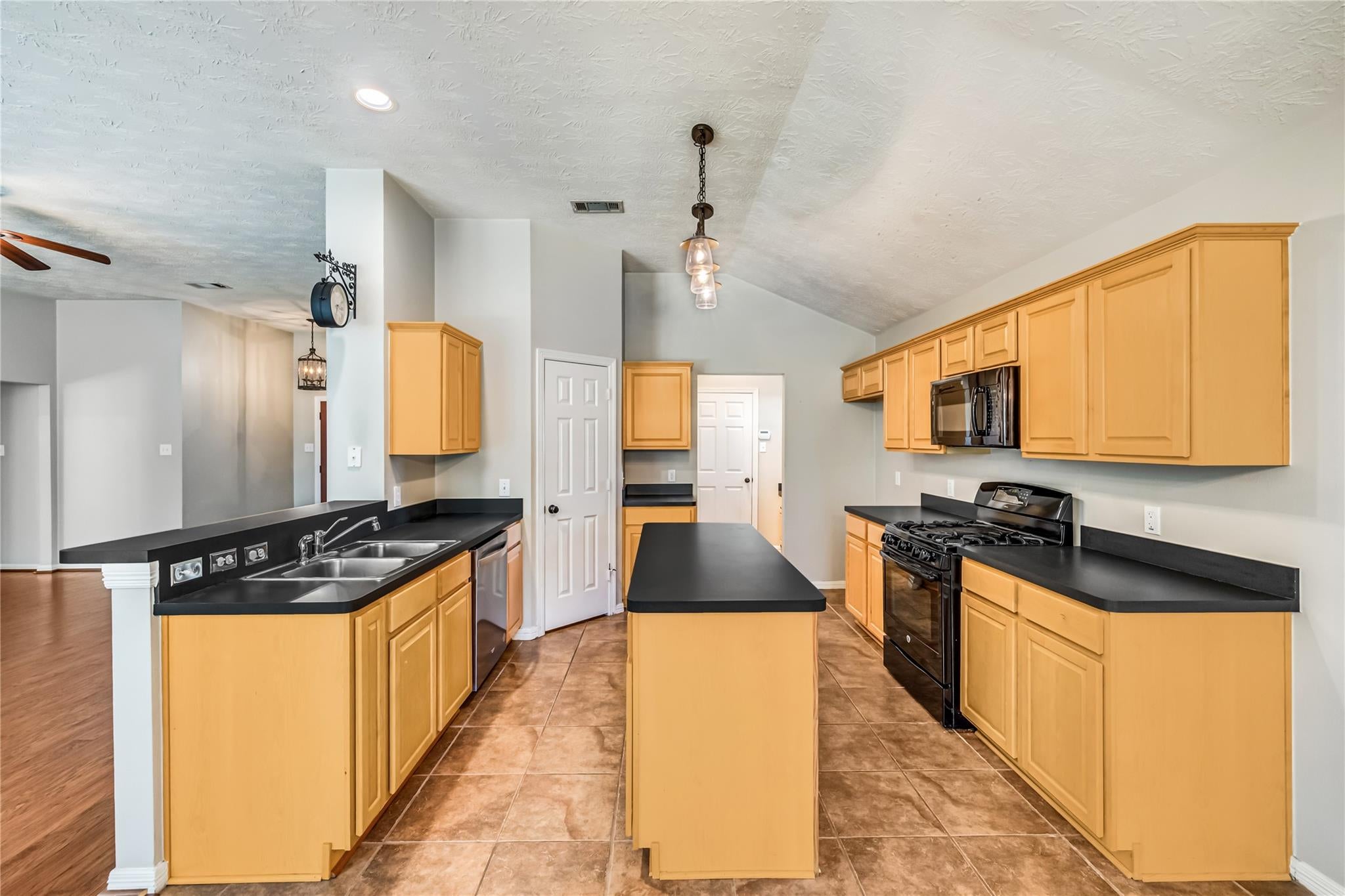914 Mesquite Drive