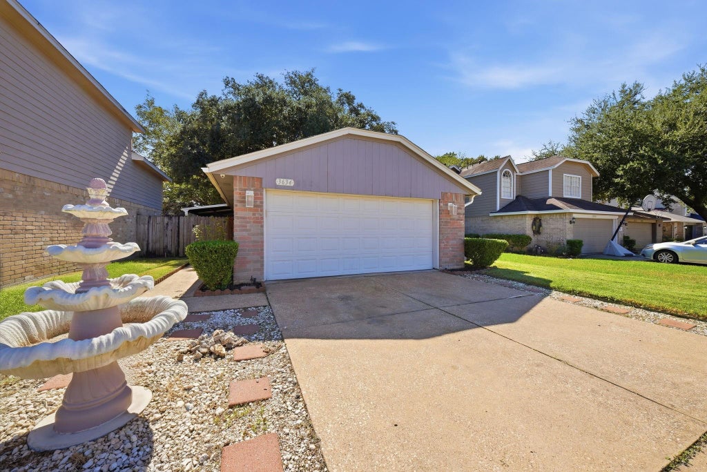 Photo of 3634 Woodlace Drive, Humble, TX 77396 (MLS # 62261515)