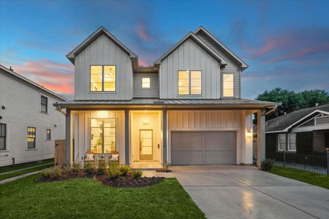 Photo of 710 E 18th Street, Houston, TX 77008 (MLS # 70755010)