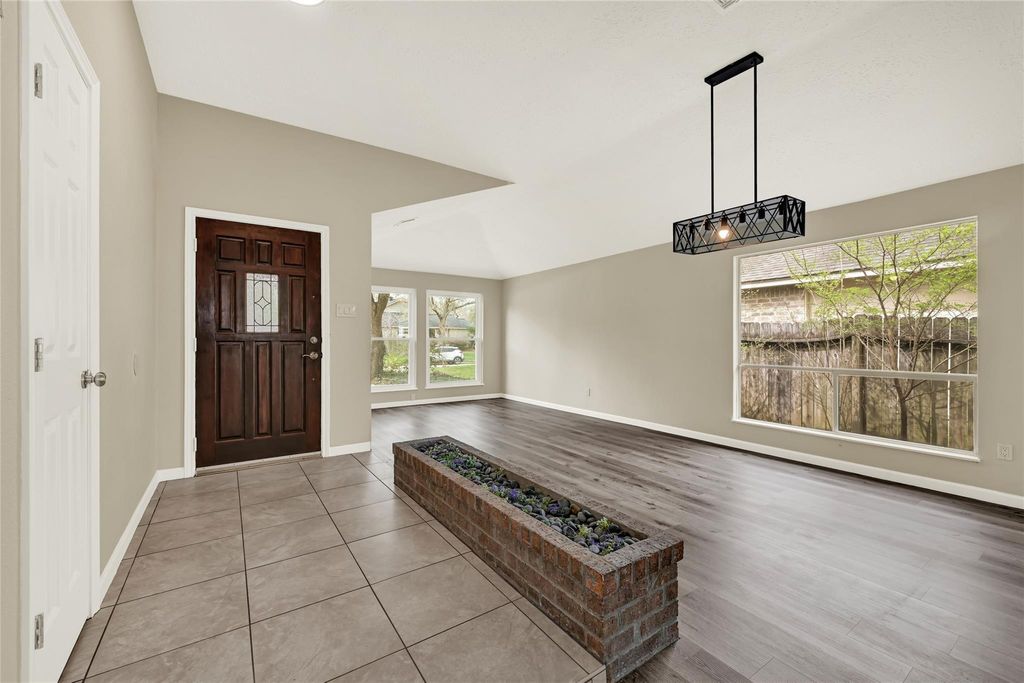 Photo of 5306 Shady Gardens Drive, Houston, TX 77339 (MLS # 66310351)