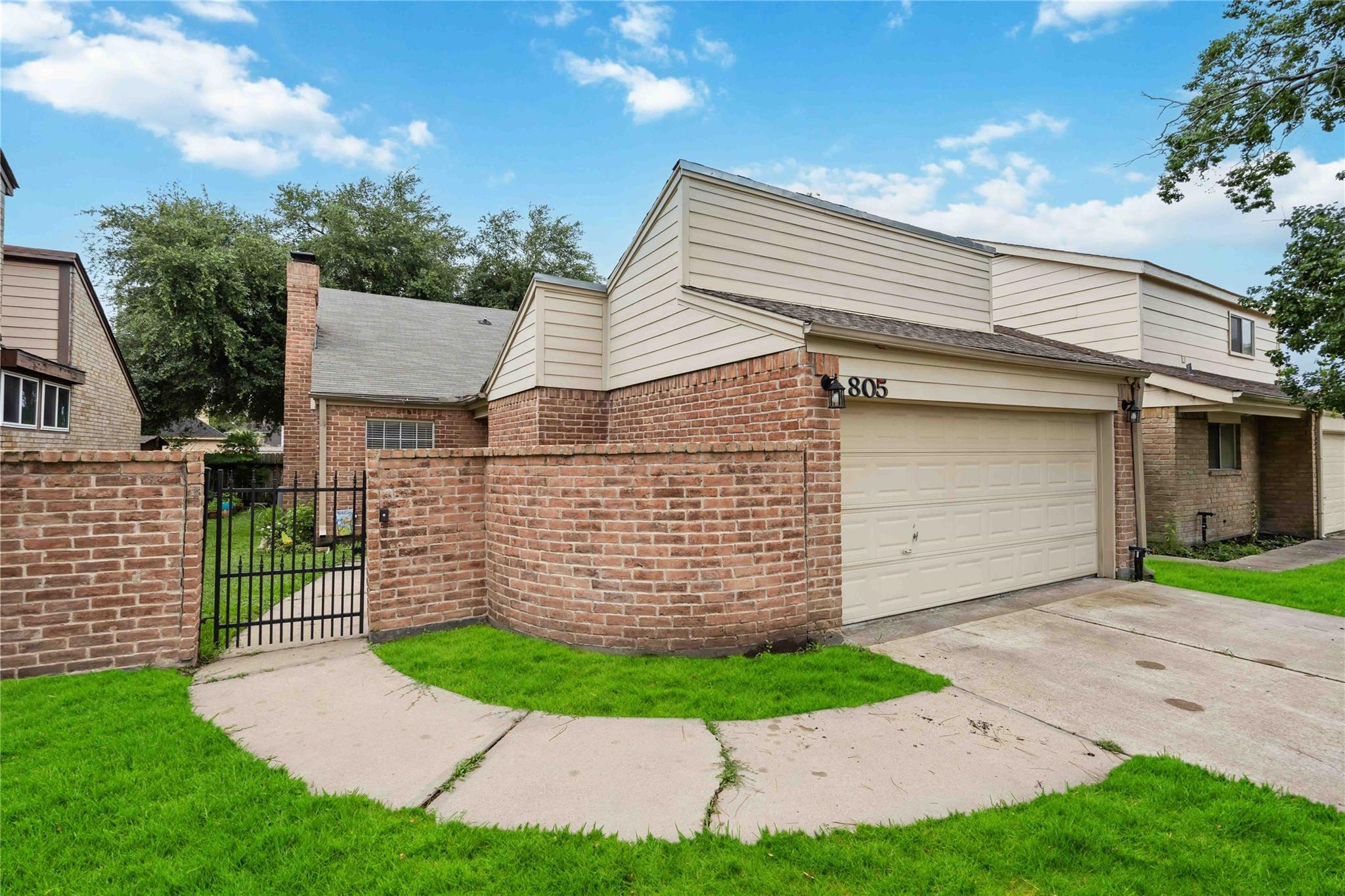 805 Chateau Place