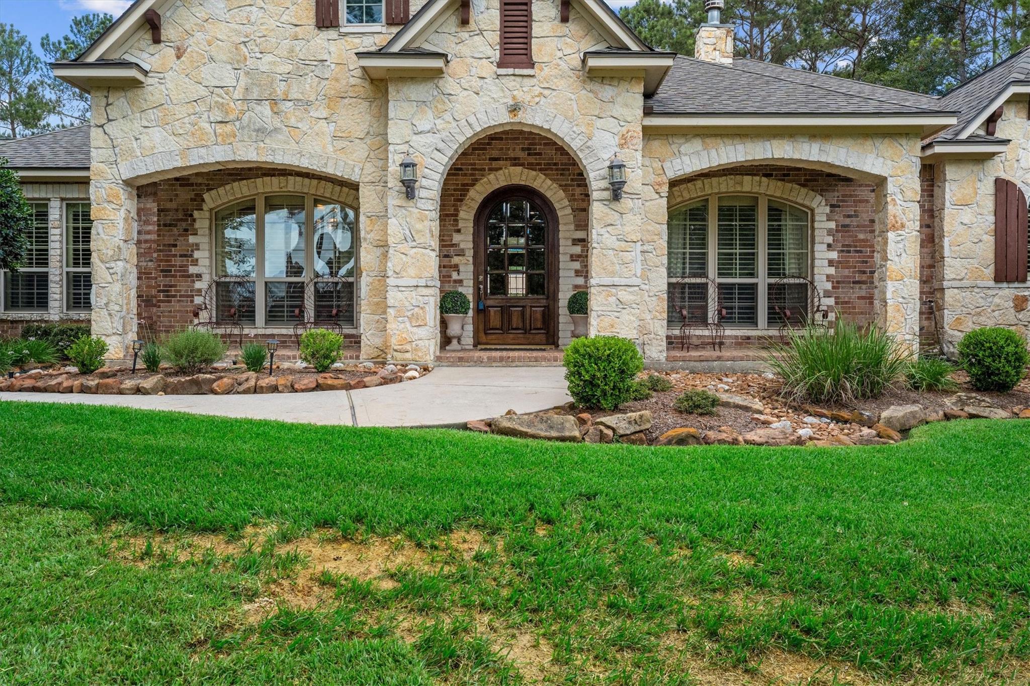 28523 Wild Oaks