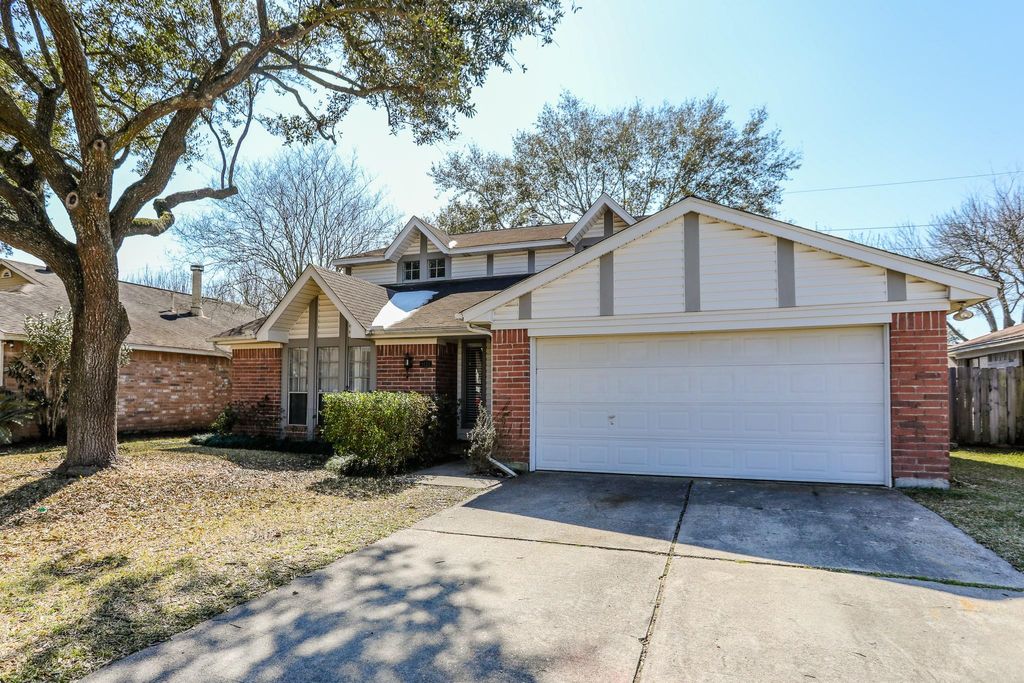Photo of 8123 Big Oak Trail Drive, Houston, TX 77040 (MLS # 52009539)