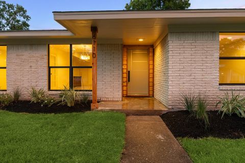 Photo of 6110 Yarwell Drive, Houston, TX 77096 (MLS # 35178838)