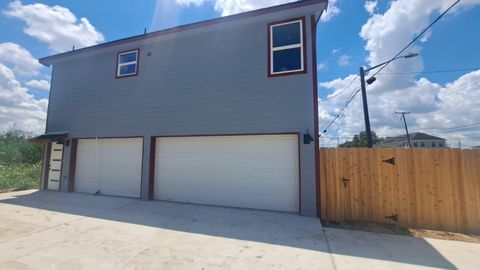 Photo of 9806 Fillmore Street St #C, Houston, TX 77029 (MLS # 87235072)