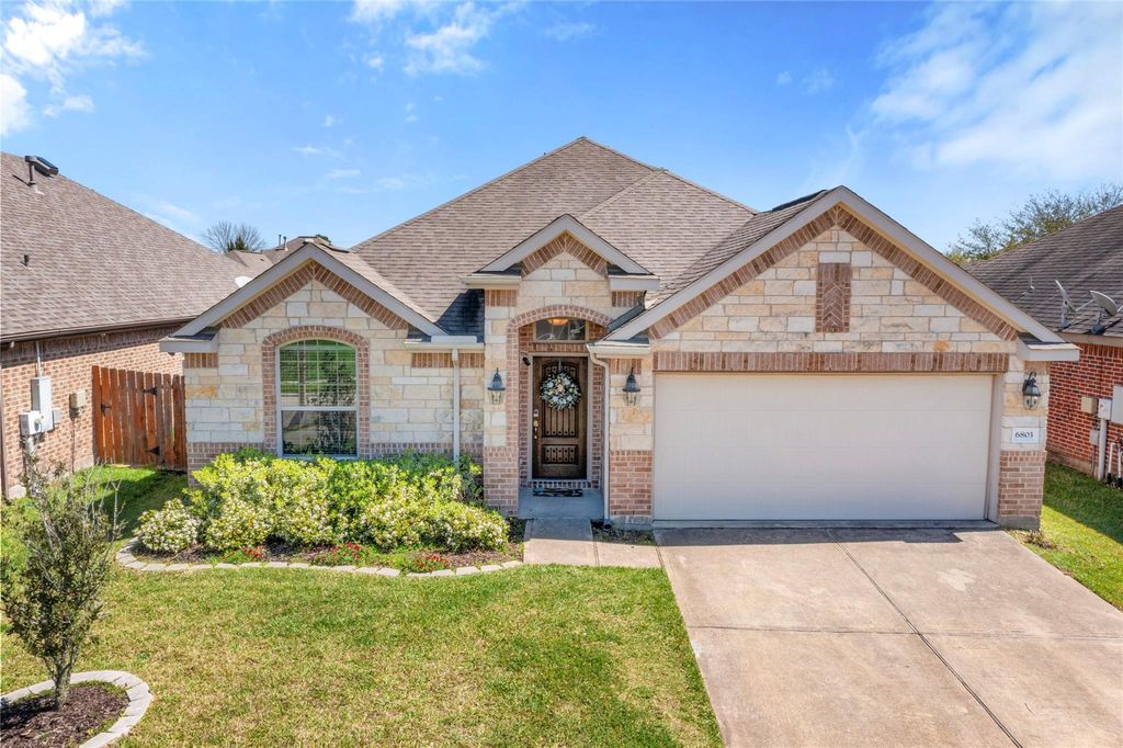 Photo of 6803 Peach Mill Lane, Dickinson, TX 77539 (MLS # 89418029)