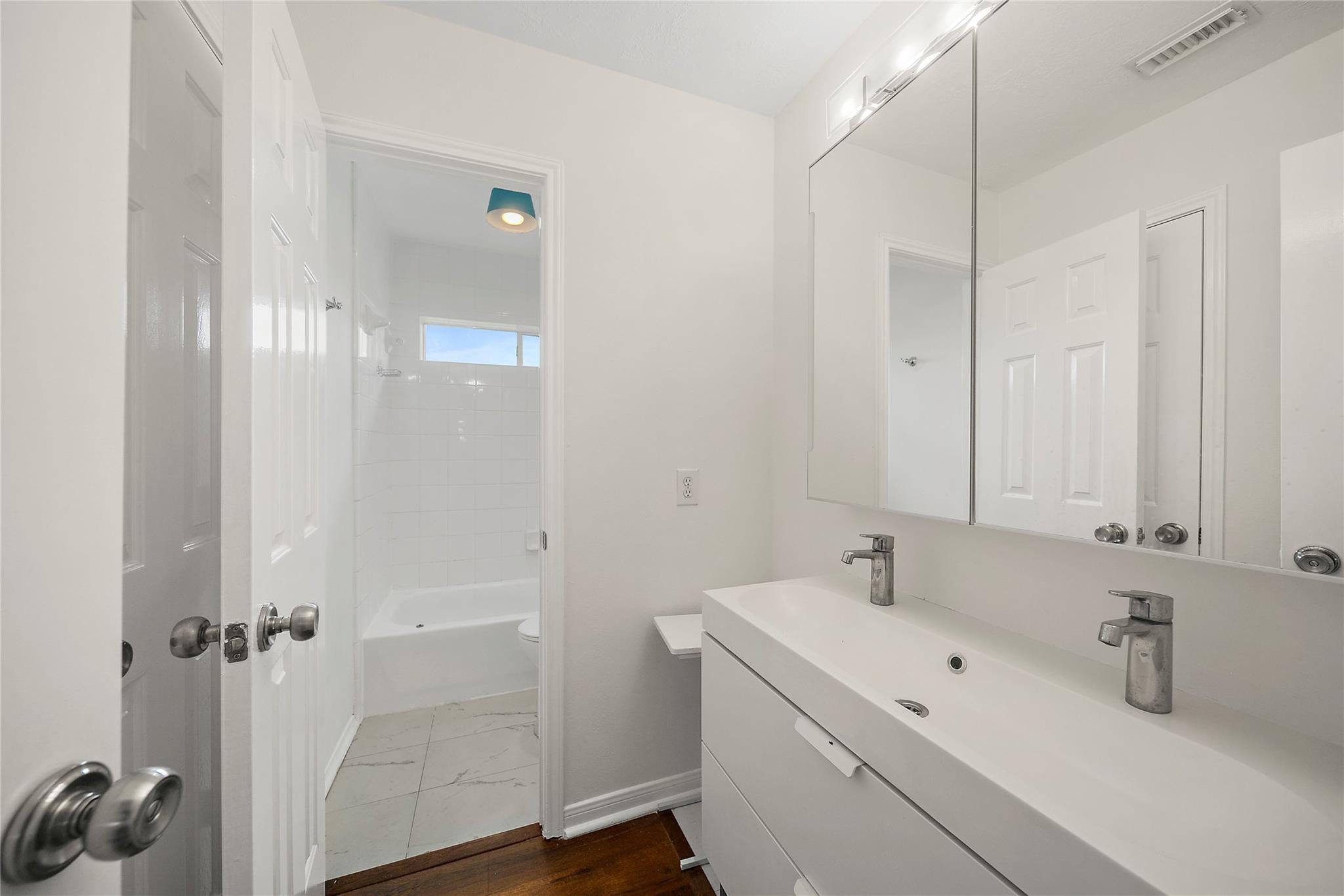 3122 Glen Cullen Lane