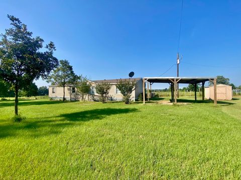 Photo of 521 County Road 3070, Crockett, TX 75835 (MLS # 55330221) Photo of 521 County Road 3070, Crockett, TX 75835 (MLS # 55330221)