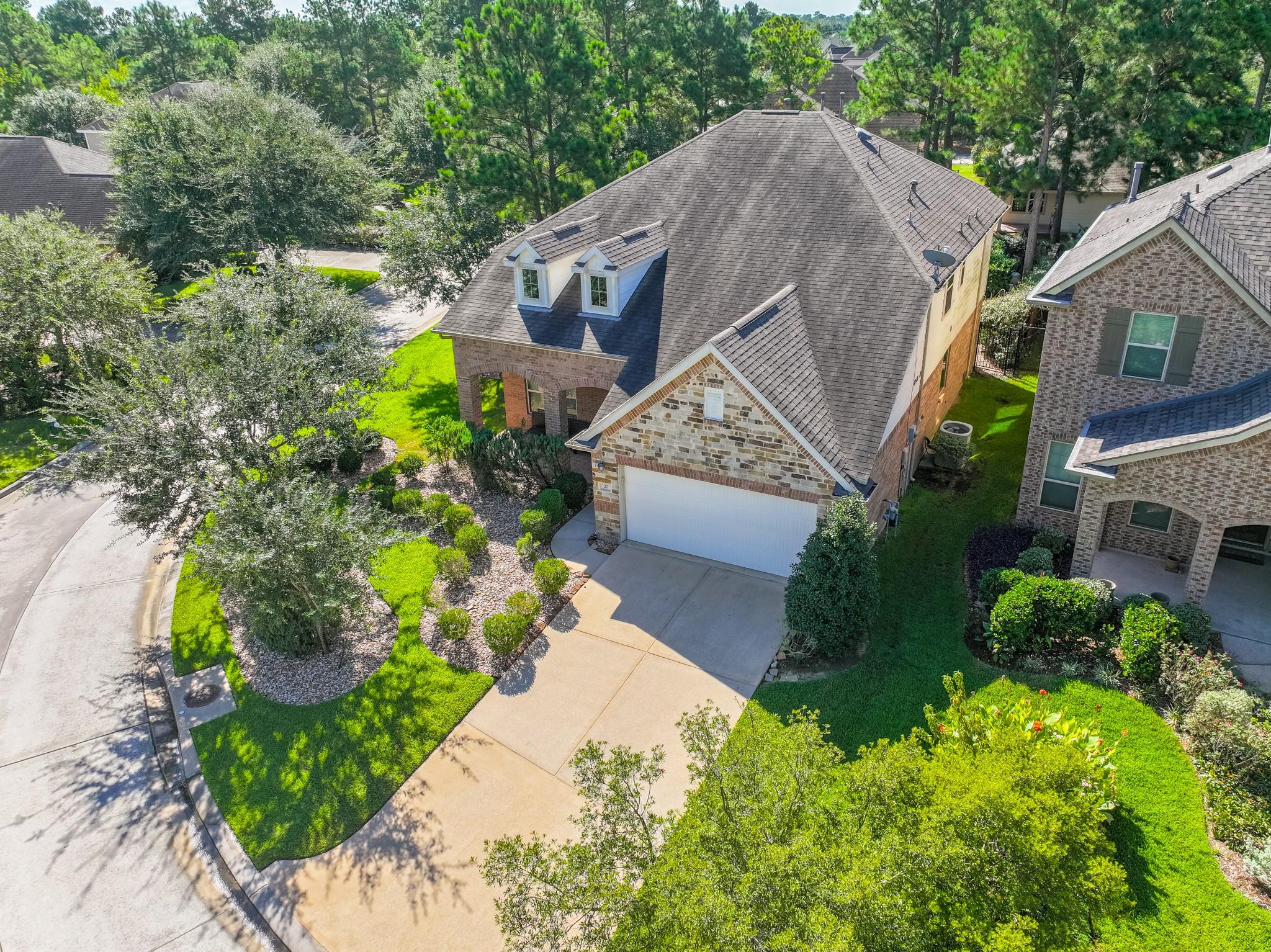27 E Wolf Cabin Circle