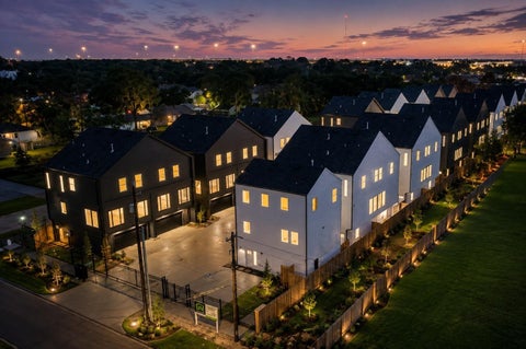 Townhouse For Rent - 14104 Faith Forest Drive<br/> Harris County, Houston, TX 77047