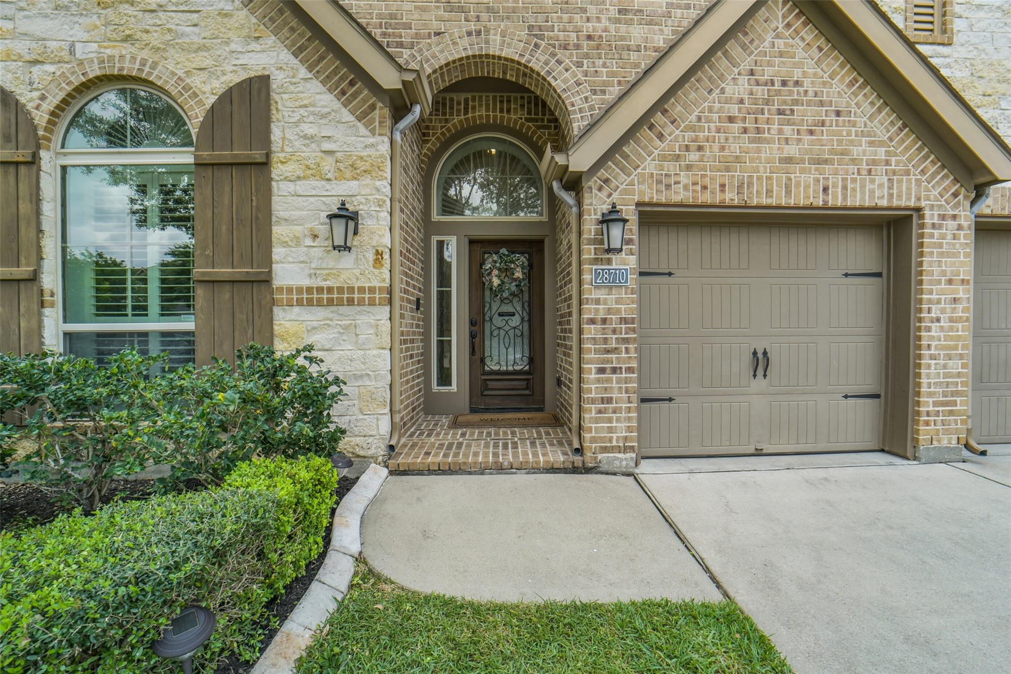 28710 Hemlock Red Court