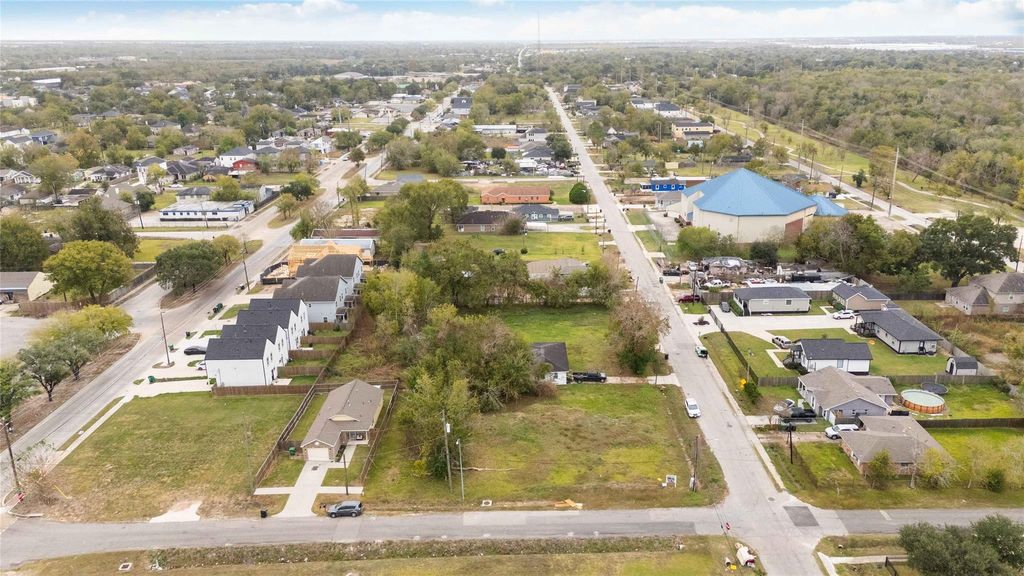 Photo of 3726 Davenport Avenue, Houston, TX 77051 (MLS # 61199011)