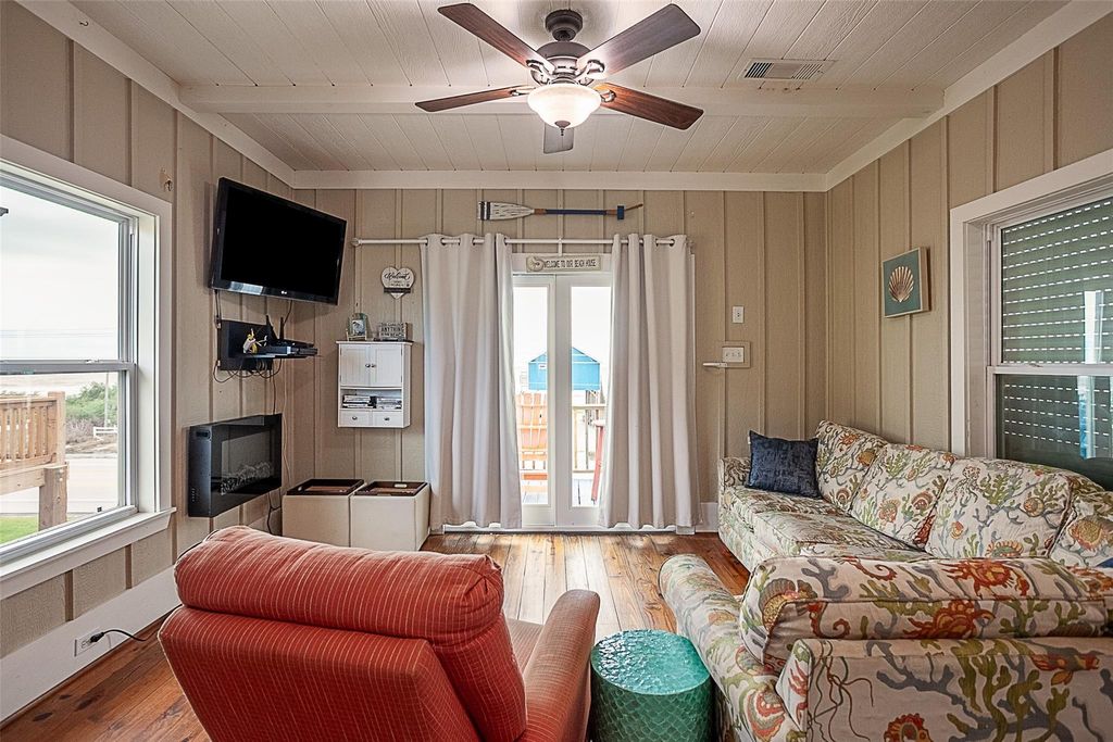 Photo of 2433 Audubon Avenue, Gilchrist, TX 77617 (MLS # 15610344)