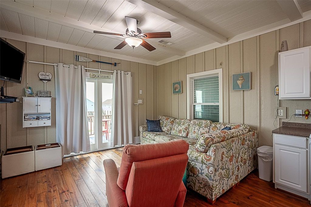 Photo of 2433 Audubon Avenue, Gilchrist, TX 77617 (MLS # 15610344)