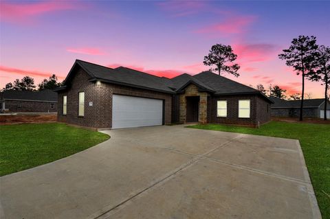 Photo of 12282 N Chestnut Hills Drive, Conroe, TX 77303 (MLS # 40936893)