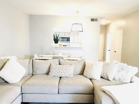 Photo of 7284 Regency Square Court #7284, Houston, TX 77036 (MLS # 5121050)