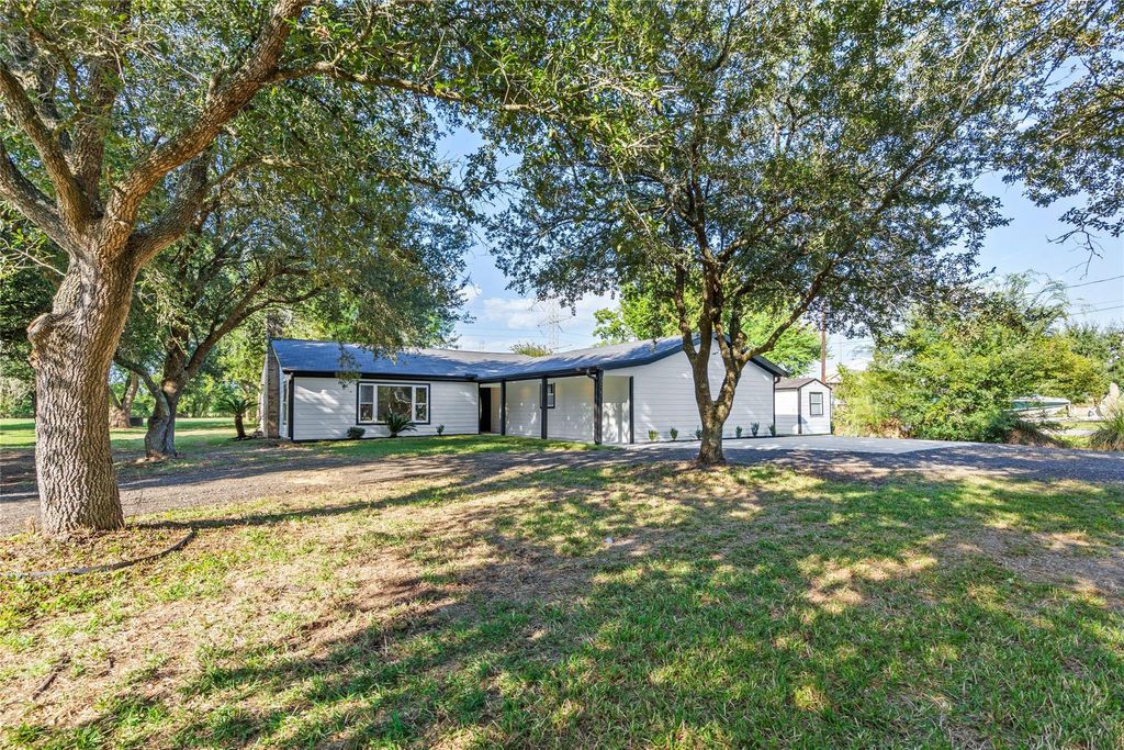 Photo of 5425 Jeffrey Street, Dickinson, TX 77539 (MLS # 3643557)