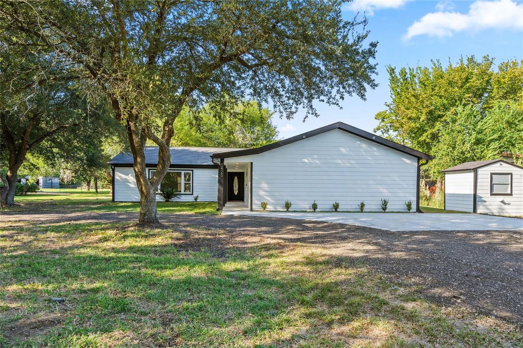 Photo of 5425 Jeffrey Street, Dickinson, TX 77539 (MLS # 3643557)