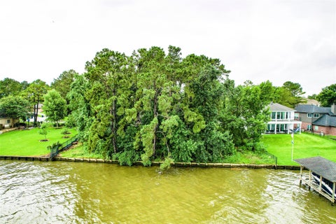 Photo of 19403 Aquatic Drive, Houston, TX 77346 (MLS # 22882416)