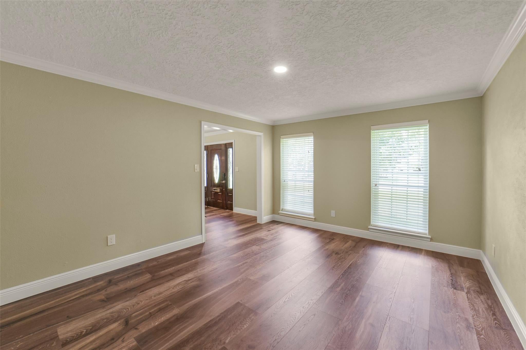 414 Bauxhall Court