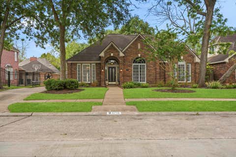 Homes For Sale - 6714 Morningside Drive<br/> Sugar Land, TX 77479
