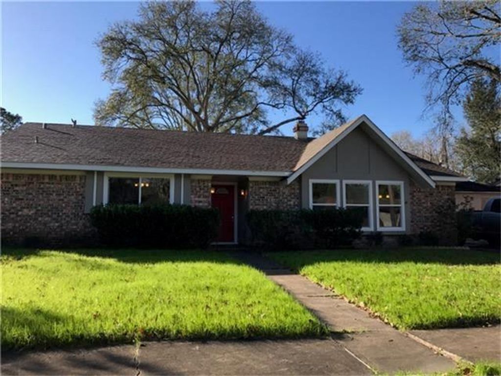 Photo of 5519 Ariel Street, Houston, TX 77096 (MLS # 7686996)