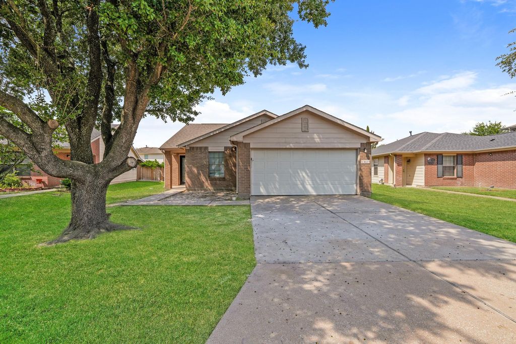 Photo of 13619 Galena Creek Drive, Houston, TX 77086 (MLS # 56710015)