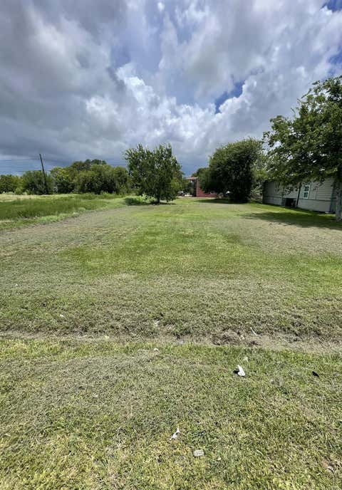 Photo of 610 W 6th Street, Freeport, TX 77541 (MLS # 64767125)