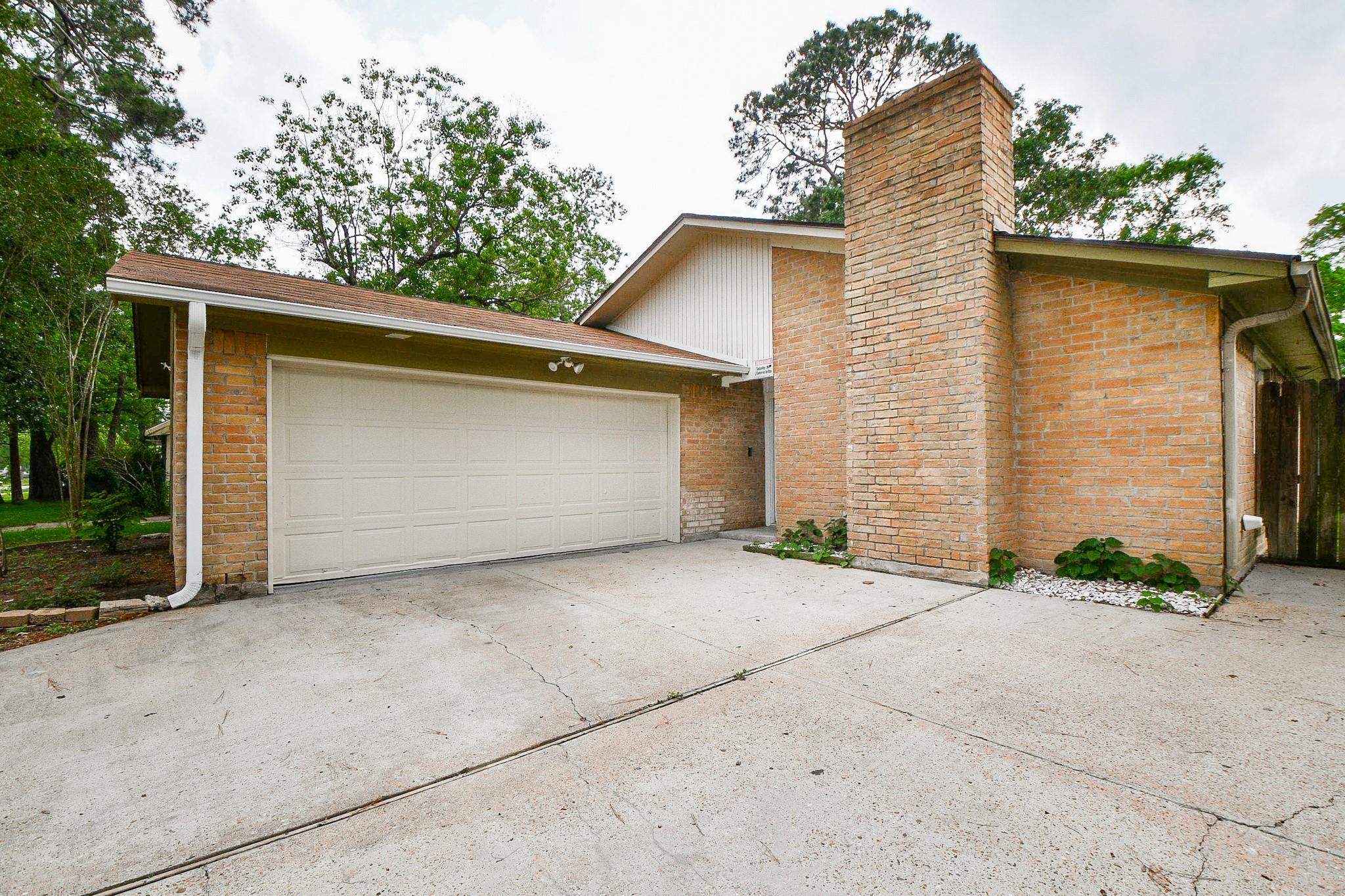 17058 Gleneagle Drive S