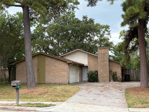Photo of 17058 Gleneagle Drive S, Conroe, TX 77385 (MLS # 75906907)