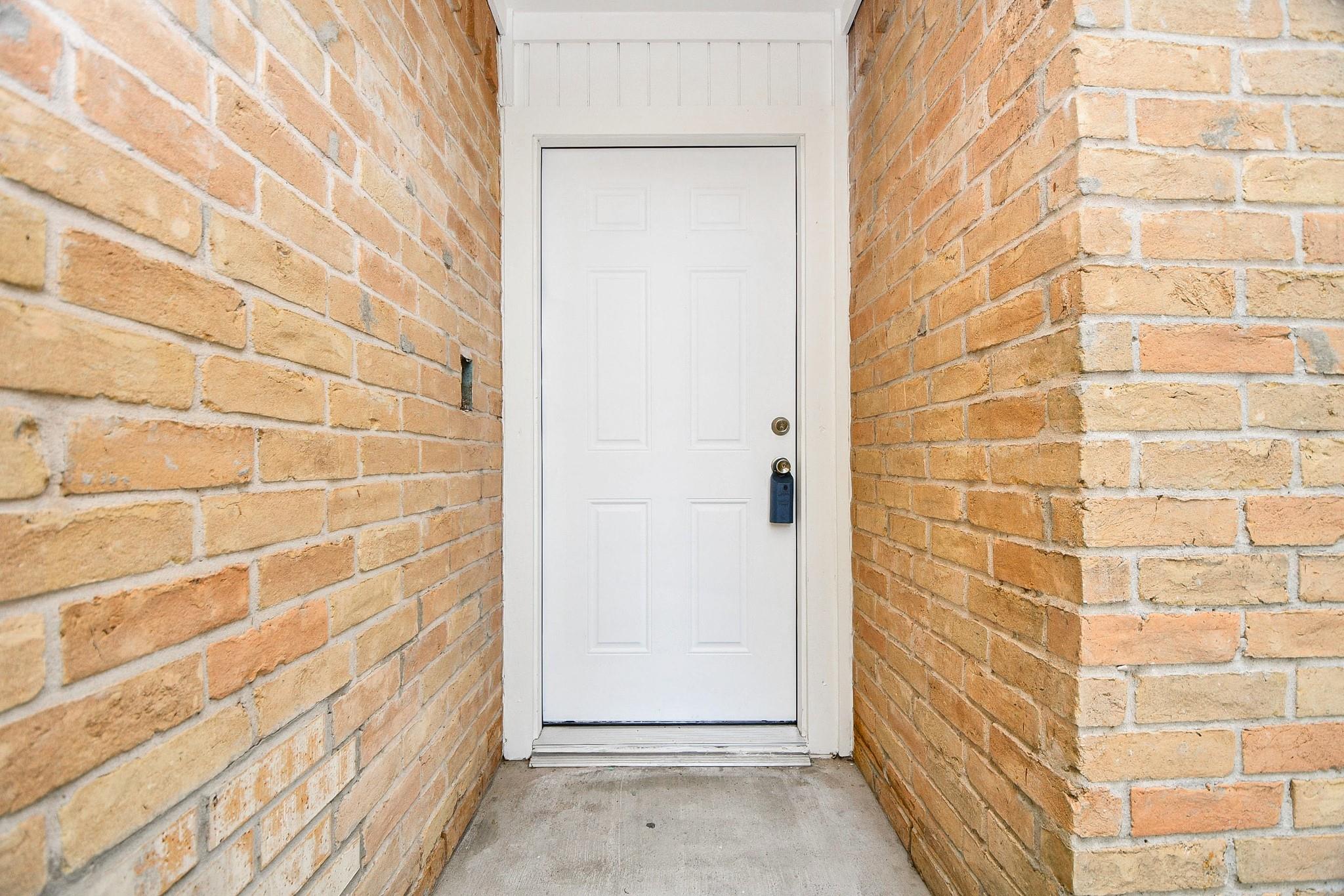 17058 Gleneagle Drive S