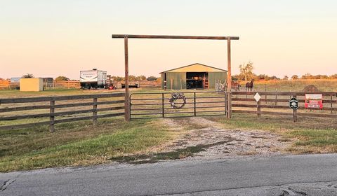 742 Raccoon Bend Bellville TX 77418