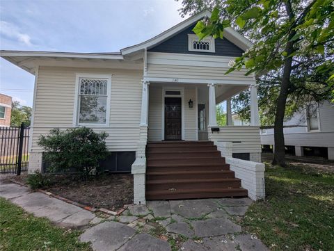 Photo of 1142 Yale ST, Houston, TX 77008 (MLS # 7892285)