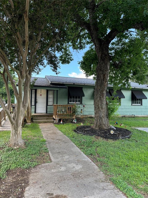 Photo of 411 Humphrey Avenue, Palacios, TX 77465 (MLS # 37601563)