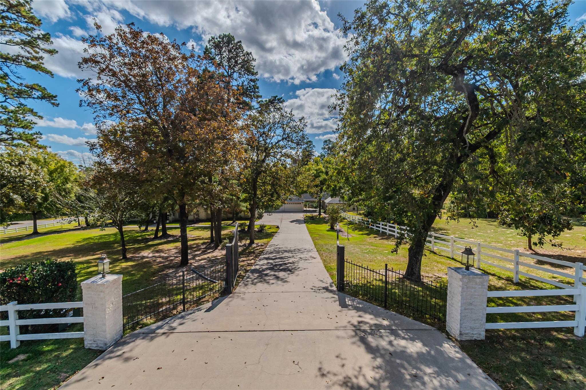 15569 Crown Oaks Drive