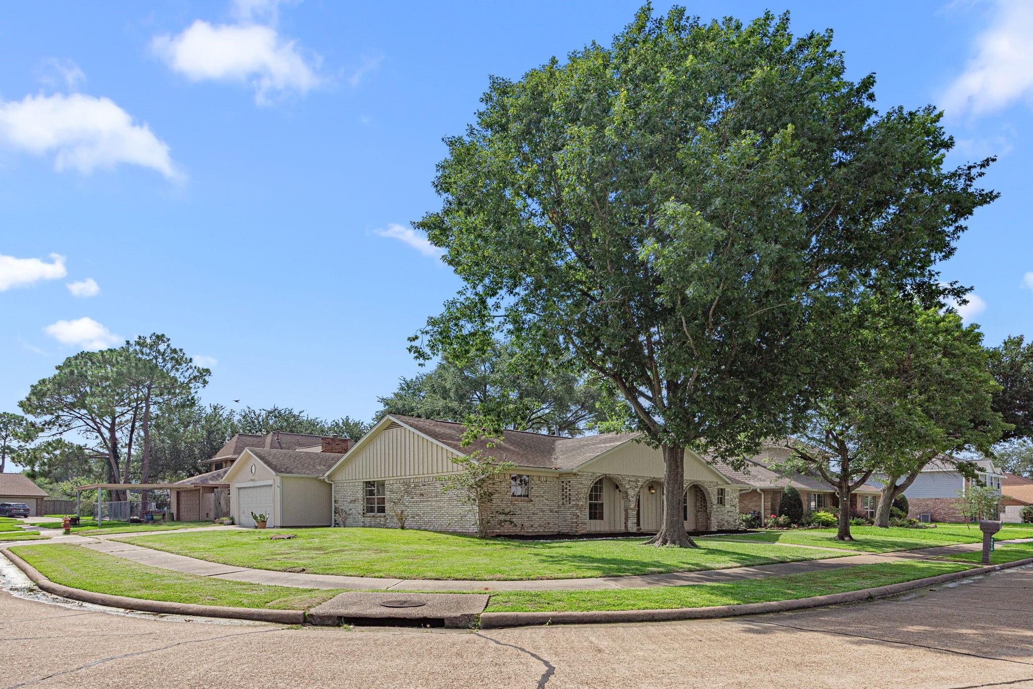 2510 Maxwell Lane