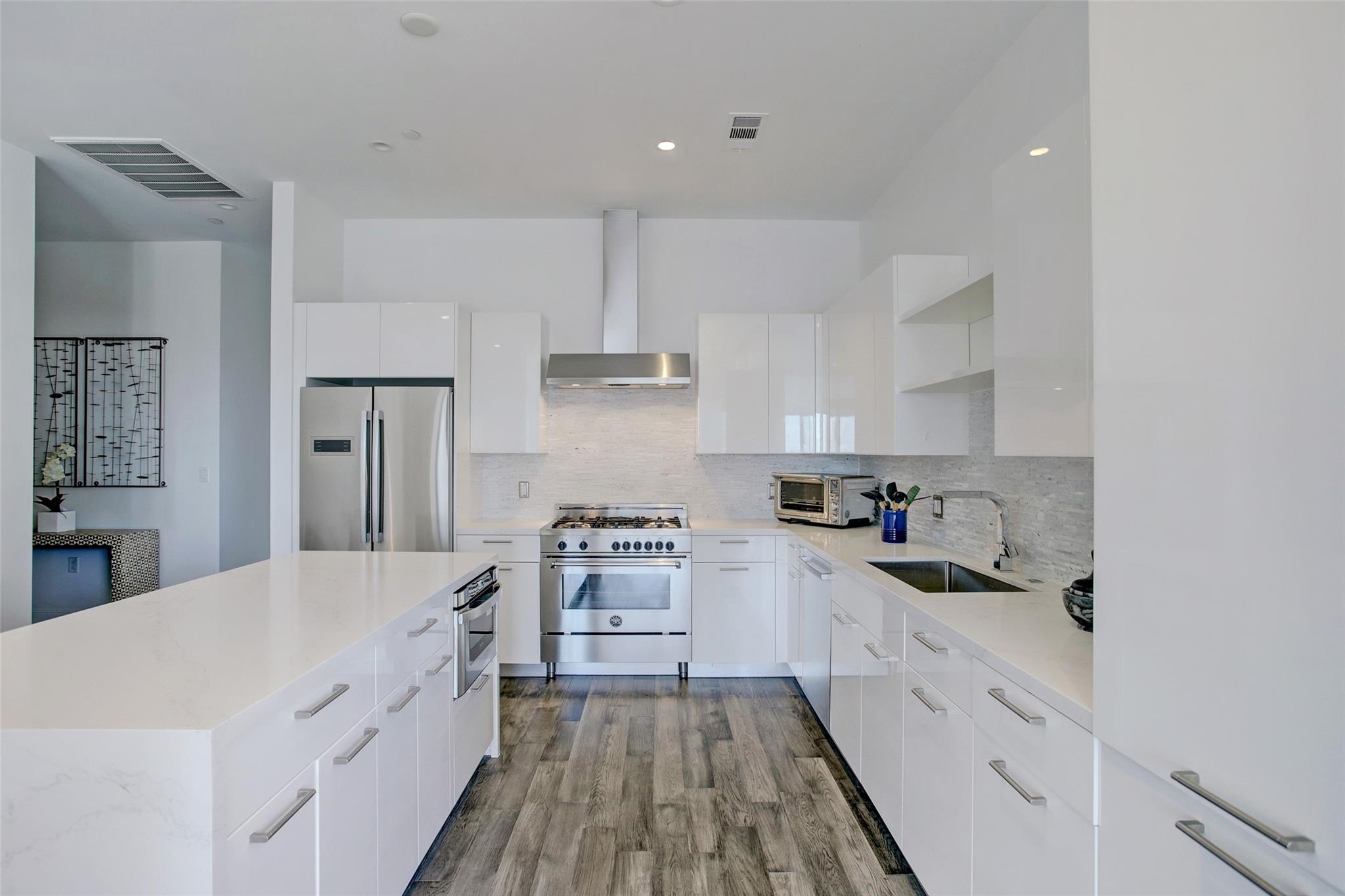 1211 Caroline Street 1001