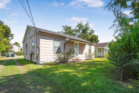 Photo of 321 King Street, Houston, TX 77022 (MLS # 20335620)