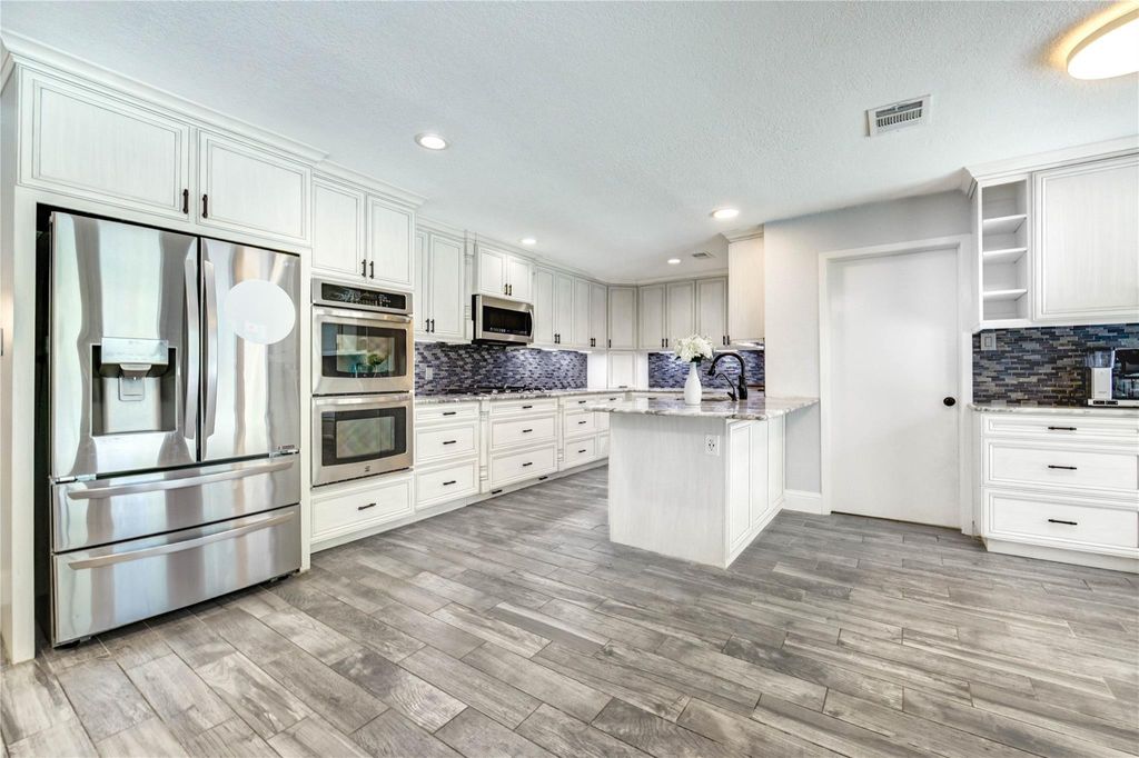 Photo of 1904 Nursery Road, The Woodlands, TX 77380 (MLS # 43275161)
