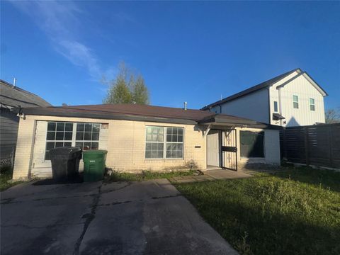 Photo of 4116 Castor Street, Houston, TX 77022 (MLS # 34514360)