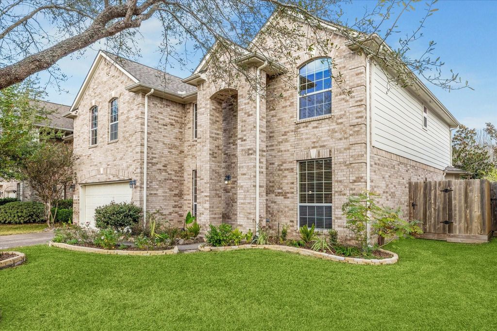 Photo of 419 White Oak Pointe, League City, TX 77573 (MLS # 60872581)