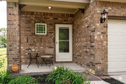 Homes For Sale - 901 Jefferson Avenue<br/> Cleveland, TX 77327