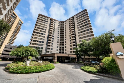 Photo of 3525 Sage Road #716, Houston, TX 77056 (MLS # 38182709)