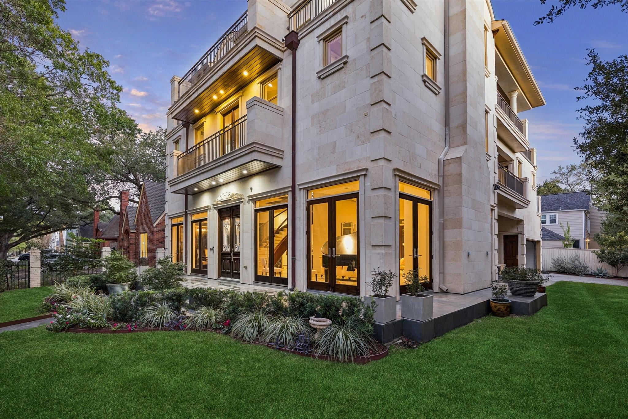 2247 Bartlett Street